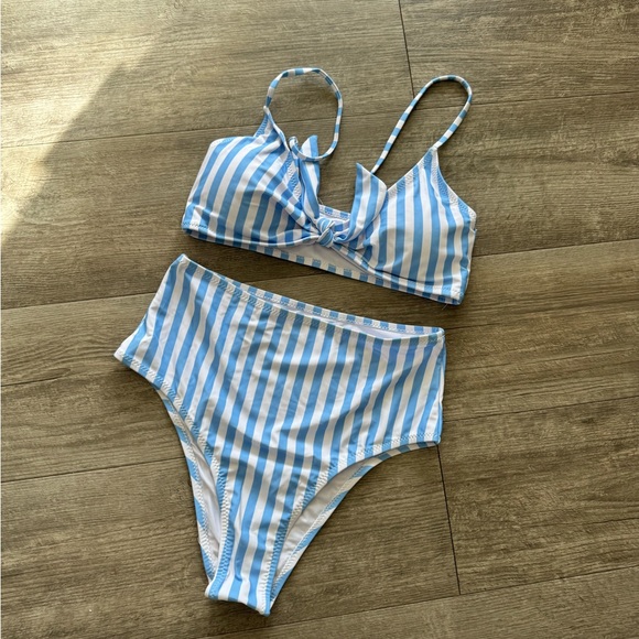 AMAZON stripped swimming set 💙 - Picture 4 of 9